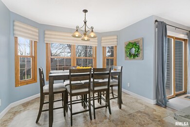 1623 W 44th Ct, Davenport, IA 52806 - photo 7