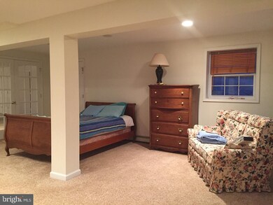 7256 Greenwich Rd unit BASEMENT, Nokesville, VA 20181 - photo 6