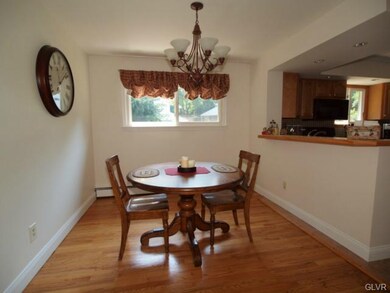 107 Maple St, Macungie, PA 18062 - photo 5