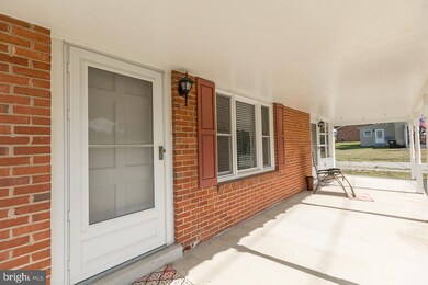 273 Walton St, Strasburg, VA 22657 - photo 5