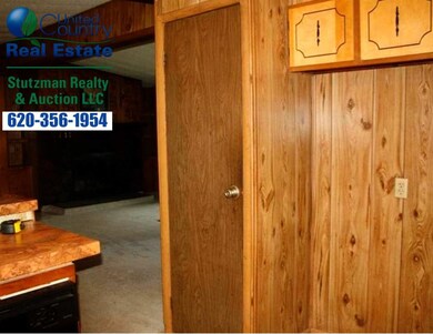 201 S Lincoln St, Hugoton, KS 67951 - photo 5