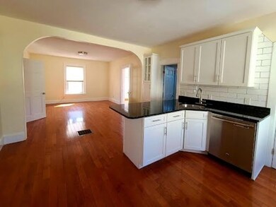 18 Loring St unit 2-3, Somerville, MA 02143 - photo 3