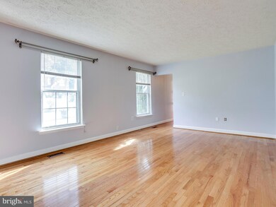 18086 Tebbs Ln, Dumfries, VA 22026 - photo 5