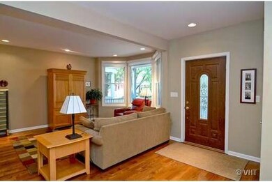 4827 N Bell Ave, Chicago, IL 60625 - photo 2