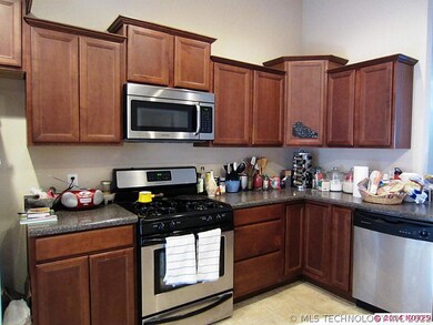 Kitchen with stainless appliances, great cabinets