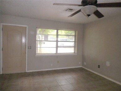 Entrance / Living Room