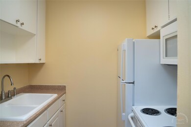2108 San Gabriel St unit 201, Austin, TX 78705 - photo 6