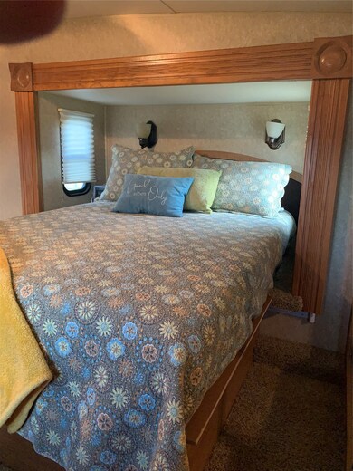 111 & 113 Central Ave, Bynum, MT 59419 - photo 6