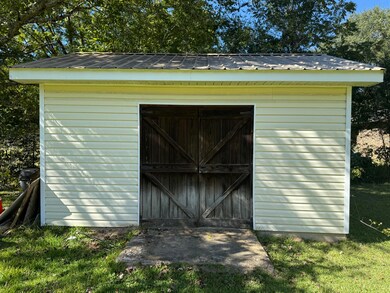 1370 E Pike St, Iuka, MS 38852 - photo 5