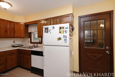 1307 Burke Ave NE, Grand Rapids, MI 49505 - photo 3