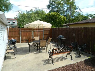 709 Portsmouth Ave, Westchester, IL 60154 - photo 5