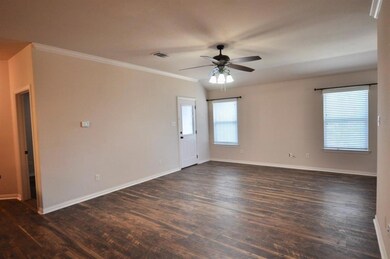 1261 Newcastle Dr, Weatherford, TX 76086 - photo 3