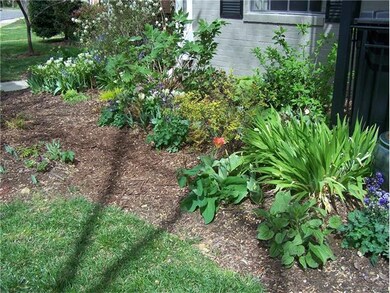 12 Stillwater Ln unit 12, Henrico, VA 23228 - photo 2