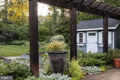 6618 Van Winkle Dr, Falls Church, VA 22044 - photo 2