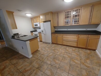 303 Carriage Lane 59 Linden unit 303, Taunton, MA 02780 - photo 5