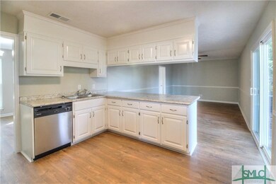 302 W 4th St, Springfield, GA 31329 - photo 3