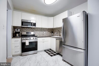 7903 Dassett Ct unit 304, Annandale, VA 22003 - photo 4