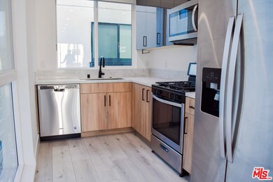 15328 Weddington St unit 1, Sherman Oaks, CA 91411 - photo 3