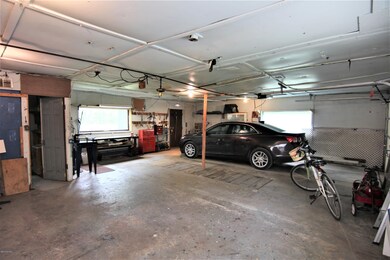Garage 2