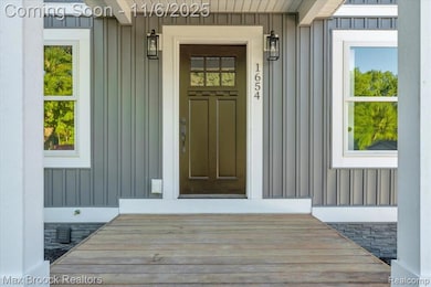 1654 Giddings Rd, Pontiac, MI 48340 - photo 3