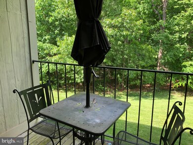 12264 Stevenson Ct, Woodbridge, VA 22192 - photo 3