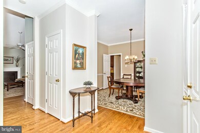 102 Crossing Pointe Ct, Frederick, MD 21702 - photo 4