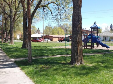 253 Martin St, Klamath Falls, OR 97601 - photo 7