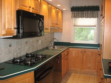 15 May Ct unit 2, Methuen, MA 01844 - photo 3