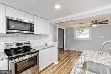 153 Richmond Rd, Colonial Beach, VA 22443 - photo 2