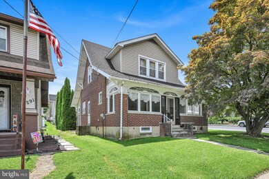 295 Mauch Chunk St, Nazareth, PA 18064 - photo 2