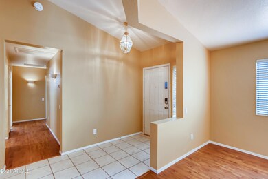 05 Foyer