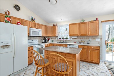 284 8th Ave, Woonsocket, RI 02895 - photo 5