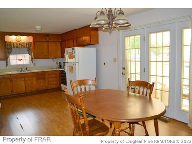 1434 Berkshire Rd, Fayetteville, NC 28304 - photo 4