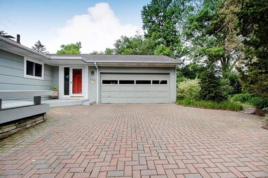 289_Fairlawn driveway