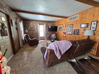 362 W Wisconsin St unit W Wisconsin, Russell, KS 67665 - photo 4