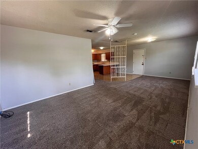 902 Hazelton St unit 4, San Marcos, TX 78666 - photo 5