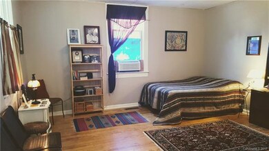 Large bedroom 14x15