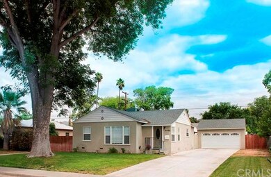 Front of house.  Detached garage to the Right