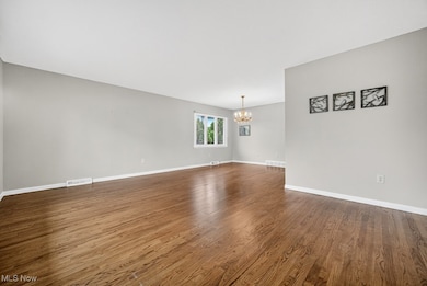 30312 Overlook Dr, Wickliffe, OH 44092 - photo 3