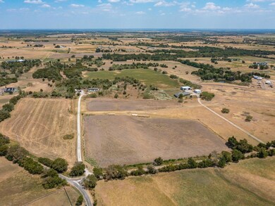 111 Skrivanek Rd, Ennis, TX 75119 - photo 2