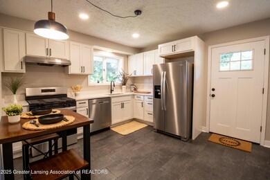 2905 S Catherine St, Lansing, MI 48911 - photo 4