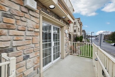 28 N de Baun Ave unit 102, Suffern, NY 10901 - photo 2