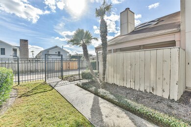 1045 Country Place Dr unit 1045, Houston, TX 77079 - photo 3