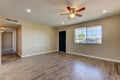 1345 W 16th St-7