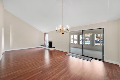 32 Hollister Way S unit 32, Glastonbury, CT 06033 - photo 2