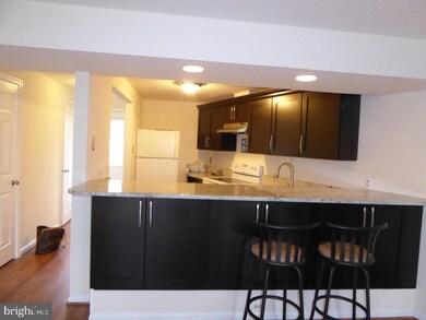 11915 Crosswind Ct, Reston, VA 20194 - photo 2