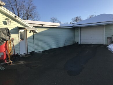 34 Carol St, Ludlow, MA 01056 - photo 4