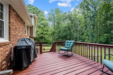 2201 Leona Dr, Greensboro, NC 27406 - photo 3