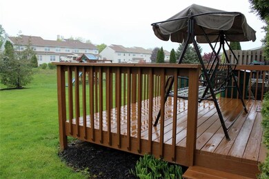 2757 Victoria Ln, Easton, PA 18045 - photo 3