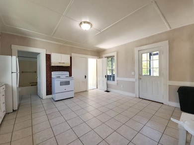 10 Jackson St, Boscawen, NH 03303 - photo 4